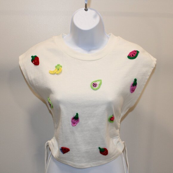 adorable embroidered crochet fruit top - Picture 1 of 5